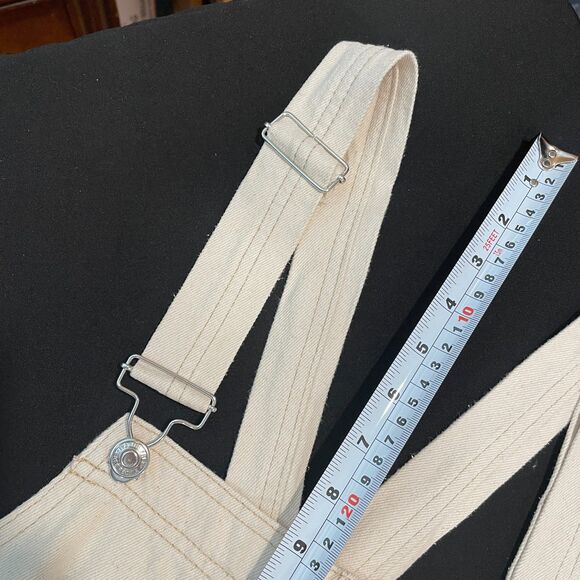 ~ Free People 30 Shortalls We The Free Cream Distressed Denim Short Overall Fray - Picture 14 of 16